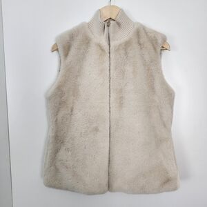 GUESS Women's‎ Cream Faux Fur Reversible Full Zip Vest Size Small Chic Fashion